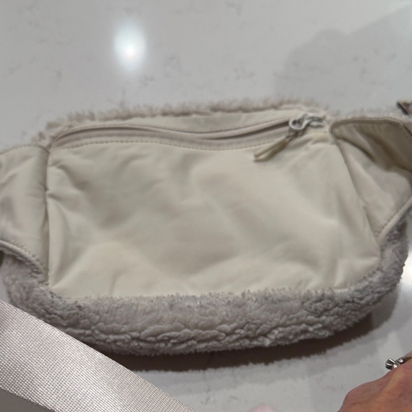 lululemon athletica Off-White Sherpa Crossbody Bag - Picture 3 of 10